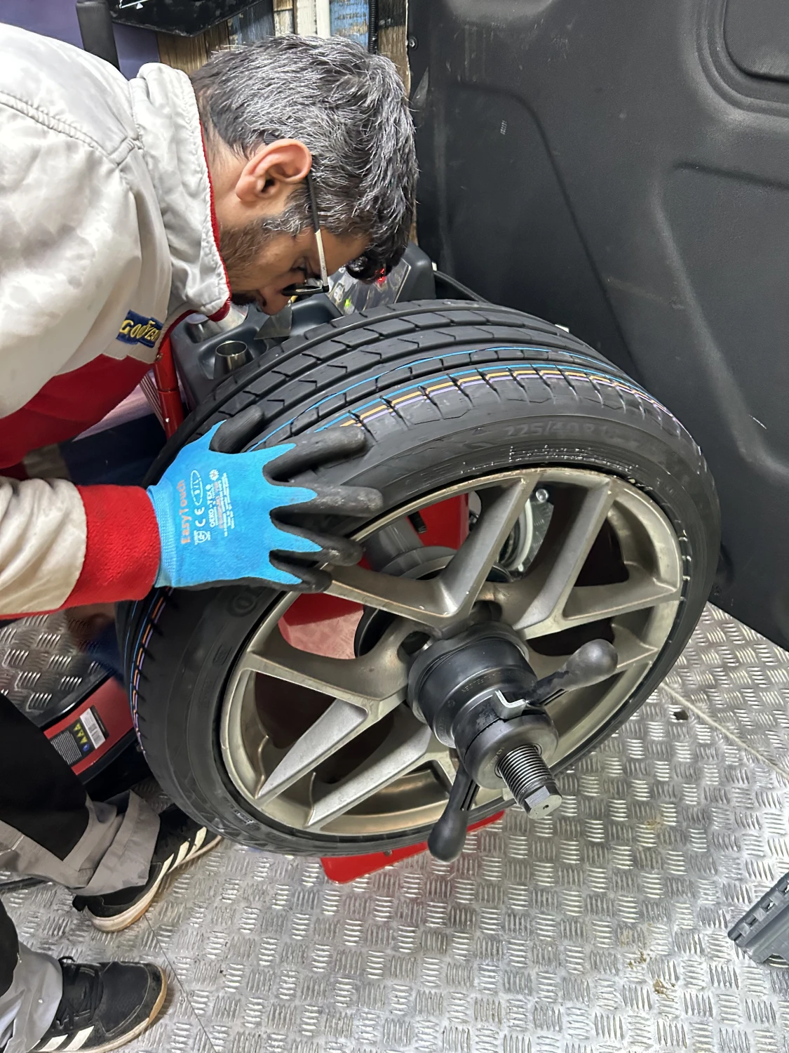 Reifenservice von Garanti Mobiler Reifenservice