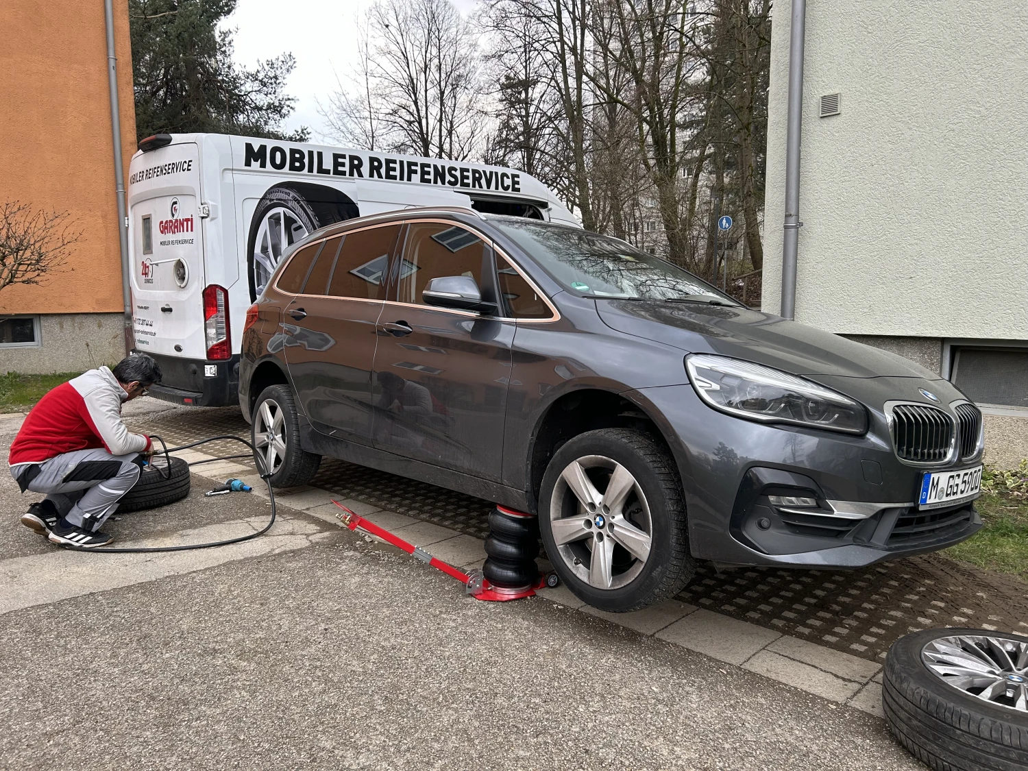 Reifenservice von Garanti Mobiler Reifenservice