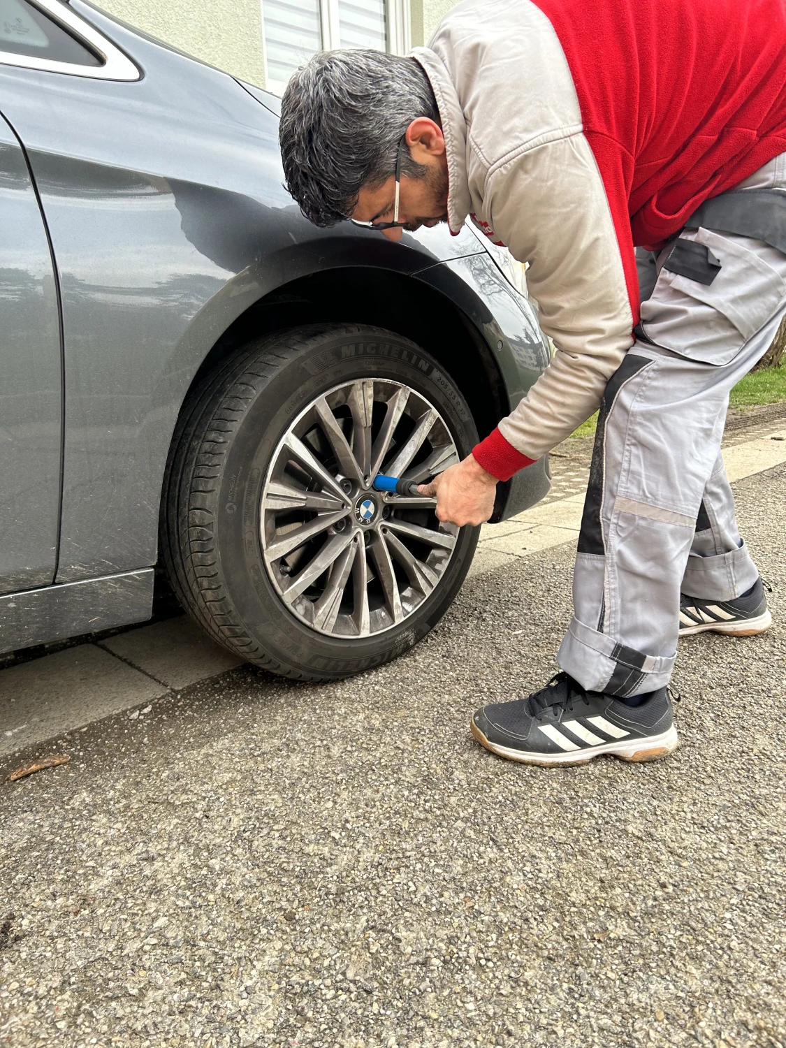 Reifenservice von Garanti Mobiler Reifenservice