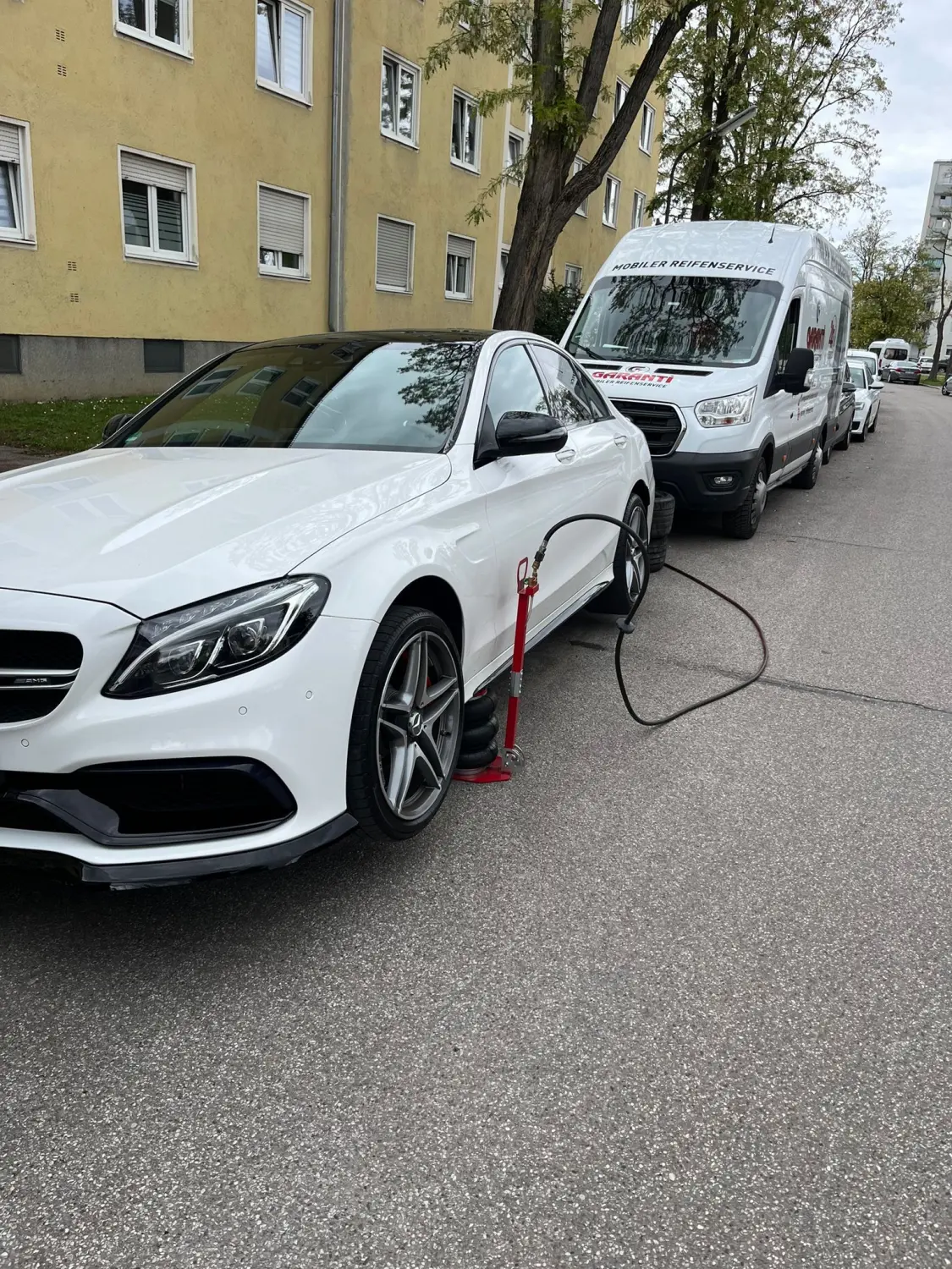 Reifenservice von Garanti Mobiler Reifenservice